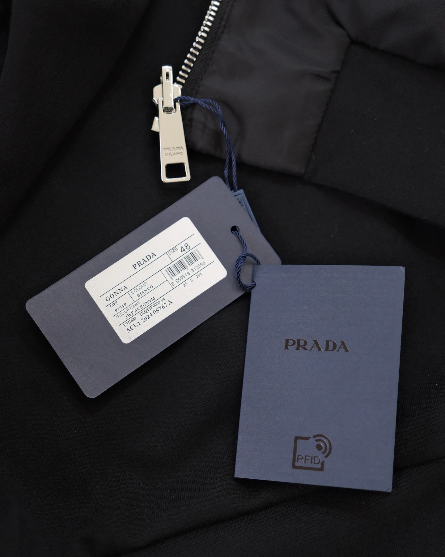 wg.luxury -- Pr141 reversible nylon item: E-F110J1434